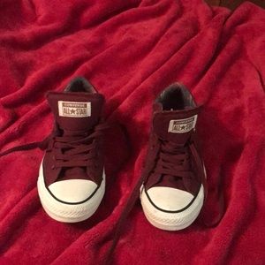 Maroon converse size 9